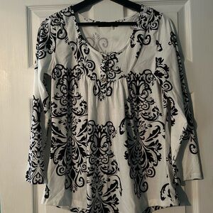 Mirol fleur de lei shirt, white with black pattern.